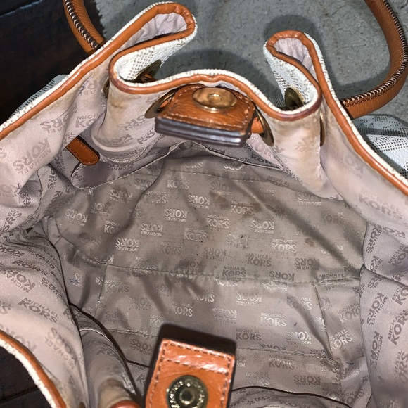 Michael Kors tan logo purse - Picture 3 of 3